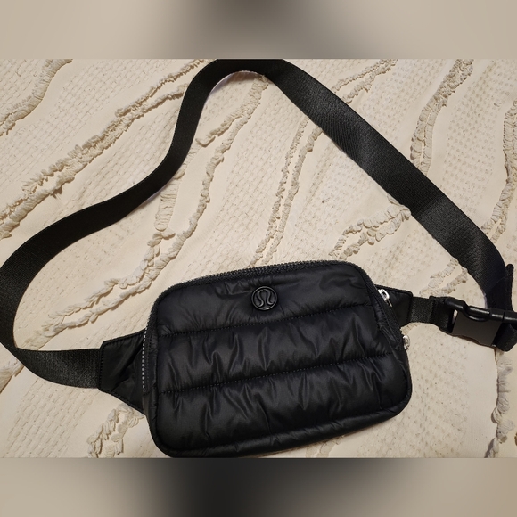 lululemon athletica Handbags - Everywhere Belt Bag Large 2L Wunder Puff